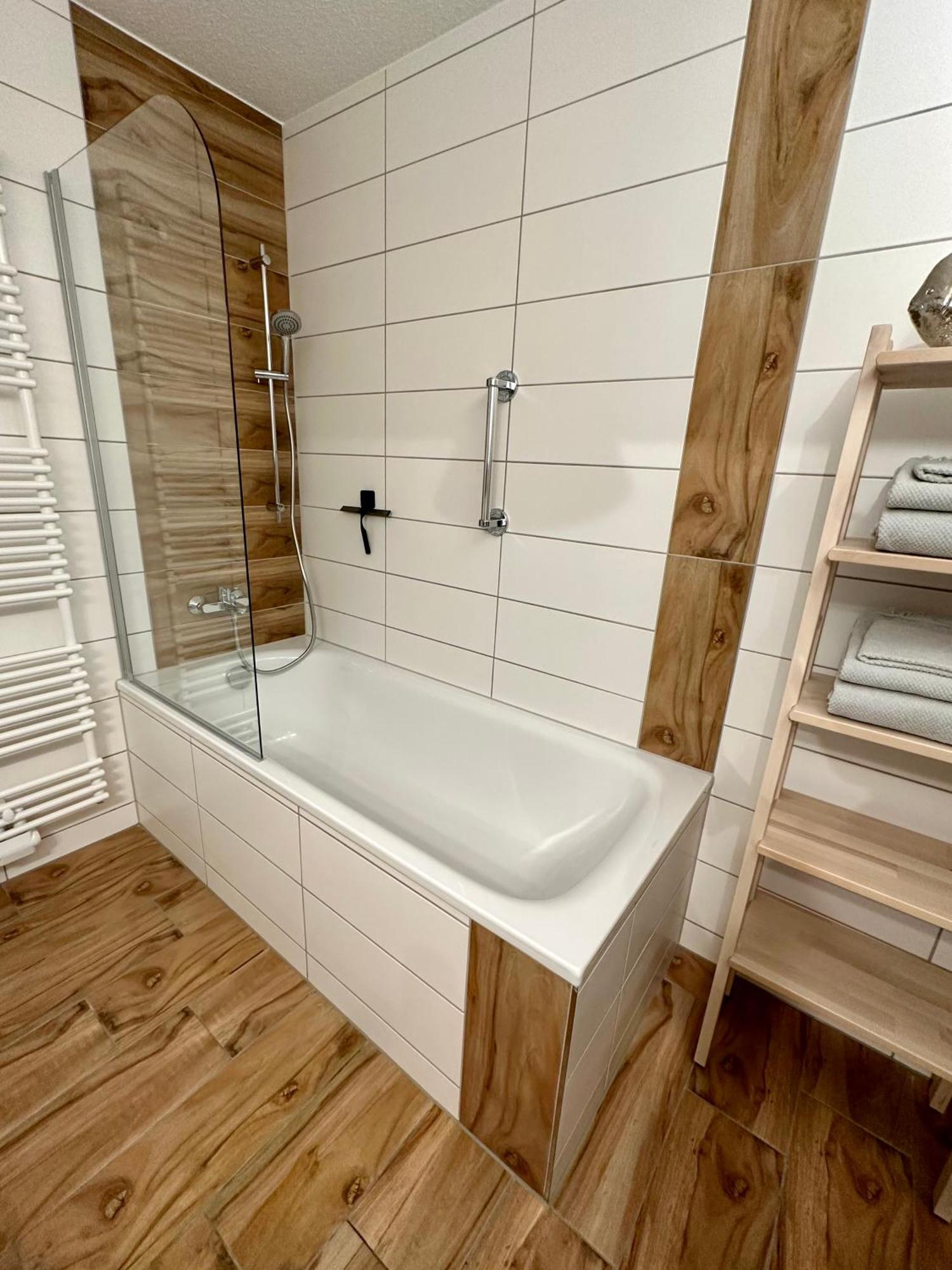 Pauline Apartment